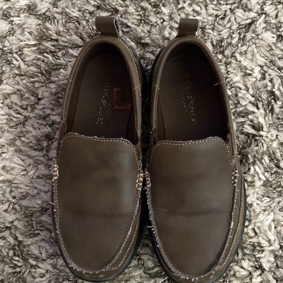 Boys size 2 dress shoes - Picture 2 of 9